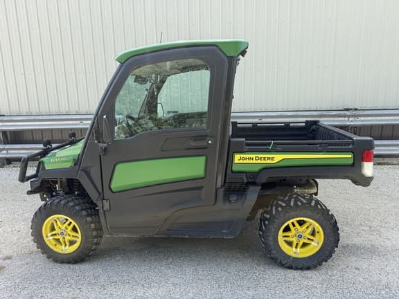 Image of John Deere XUV 835R equipment image 1