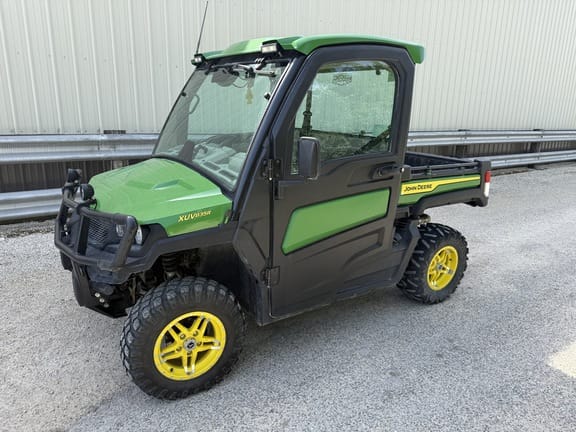 2021 John Deere XUV 835R Equipment Image0