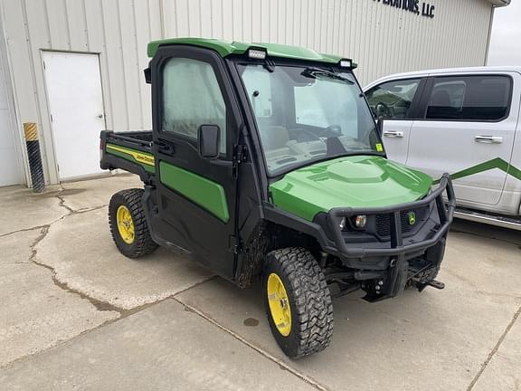 Image of John Deere XUV 835R equipment image 1