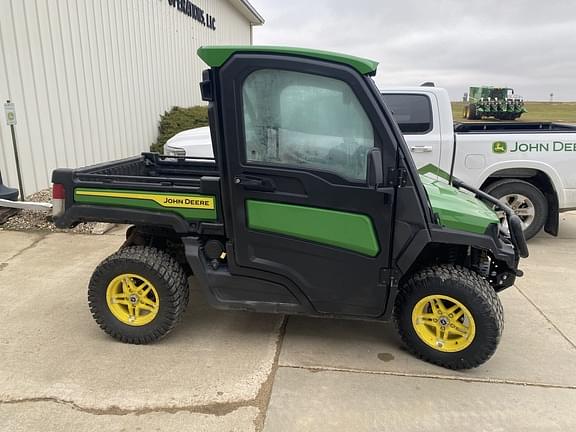 Image of John Deere XUV 835R Primary image