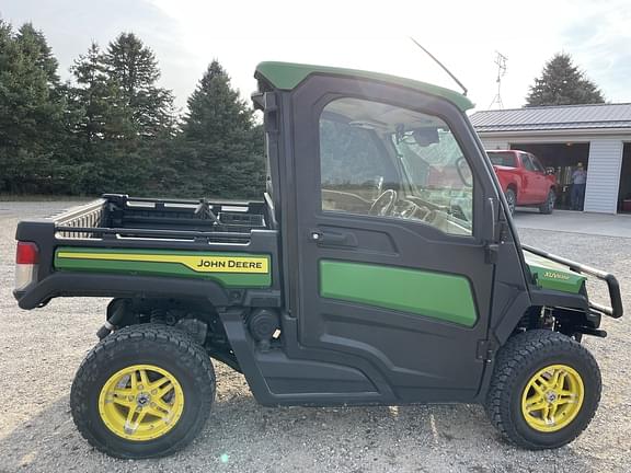 Image of John Deere XUV 835R equipment image 4