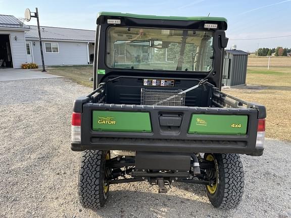 Image of John Deere XUV 835R equipment image 2