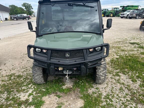 Image of John Deere XUV 835R equipment image 1
