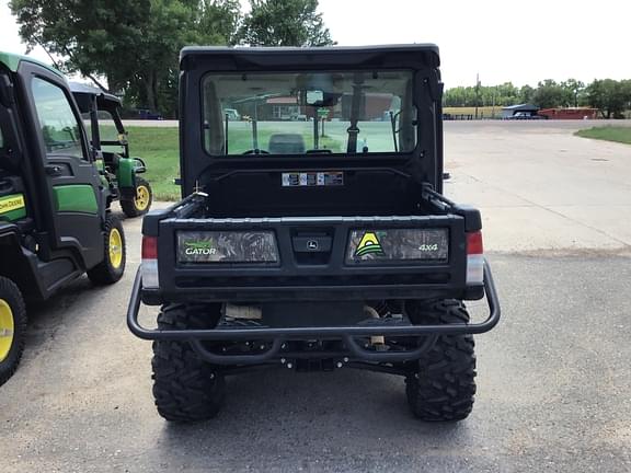 Image of John Deere XUV 835R equipment image 3