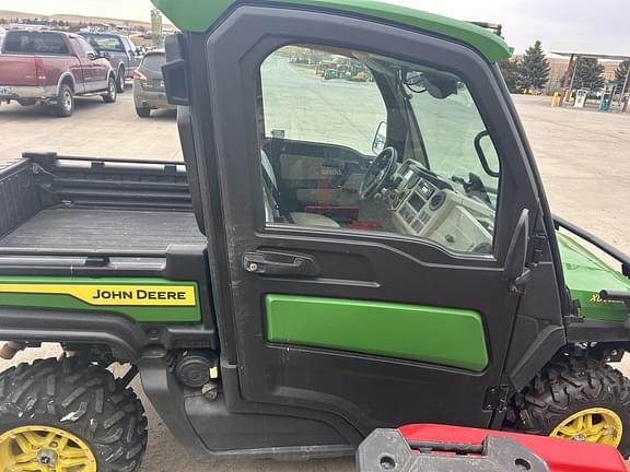 Image of John Deere XUV 835R equipment image 4