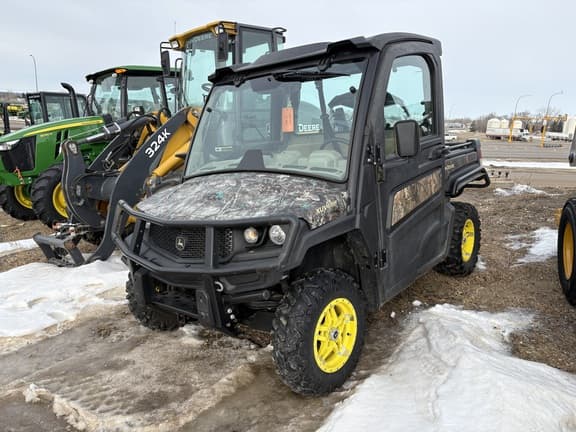Image of John Deere XUV 835R equipment image 1