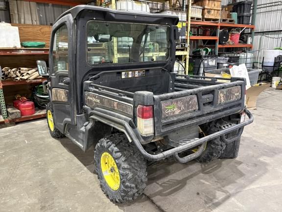 Image of John Deere XUV 835R equipment image 3