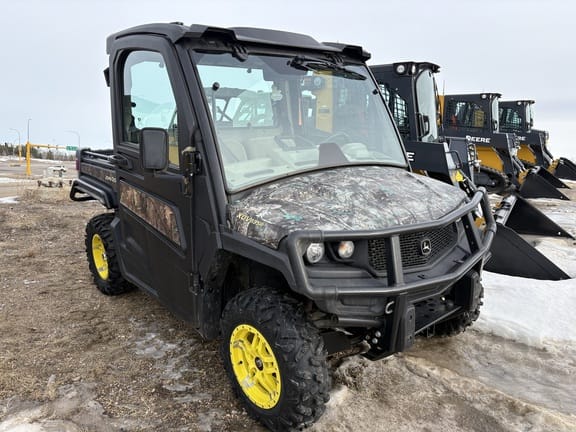 2021 John Deere XUV 835R Equipment Image0