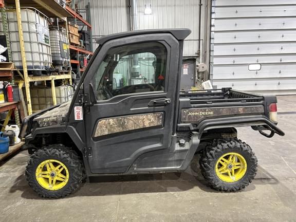Image of John Deere XUV 835R equipment image 1