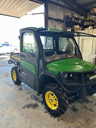 Image of John Deere XUV 835R equipment image 1