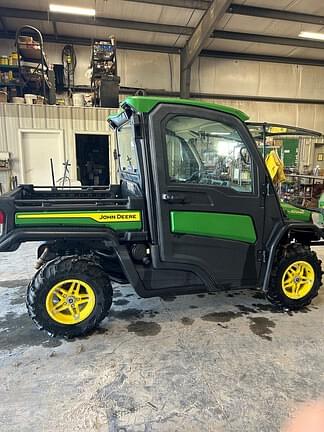 Image of John Deere XUV 835R equipment image 3