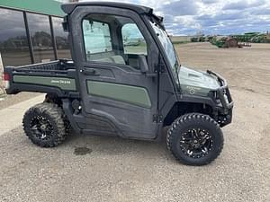 2021 John Deere XUV 835R Image