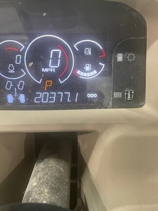 Image of John Deere XUV 835R equipment image 3