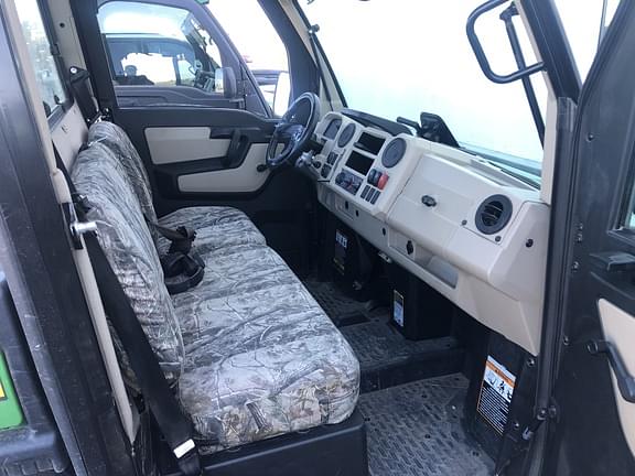 Image of John Deere XUV 835R equipment image 4
