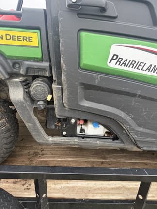 Image of John Deere XUV 835R equipment image 4