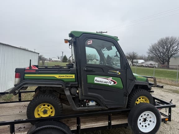 Image of John Deere XUV 835R equipment image 2