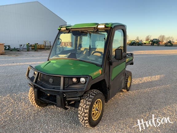 Image of John Deere XUV 835R equipment image 2