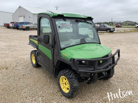 2021 John Deere XUV 835R Equipment Image0