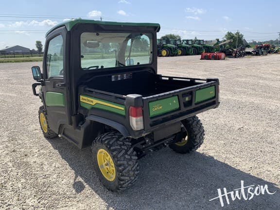 Image of John Deere XUV 835R equipment image 4