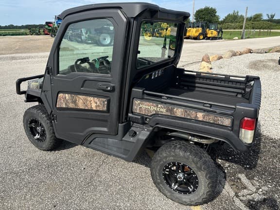 Image of John Deere XUV 835R equipment image 2