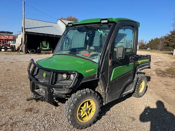 Image of John Deere XUV 835R equipment image 1