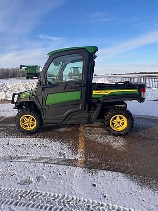 Image of John Deere XUV 835R equipment image 2