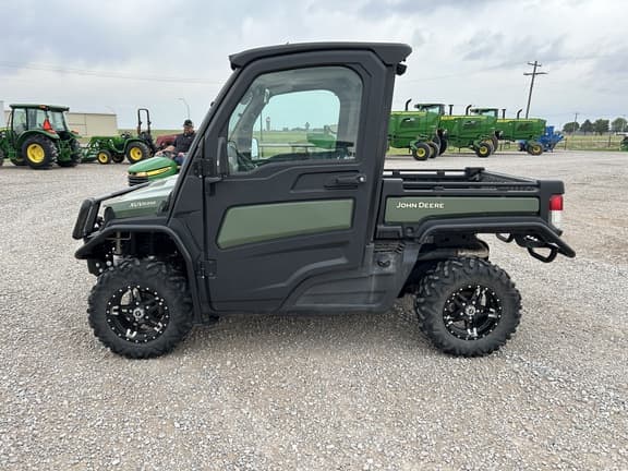 Image of John Deere XUV 835R equipment image 1