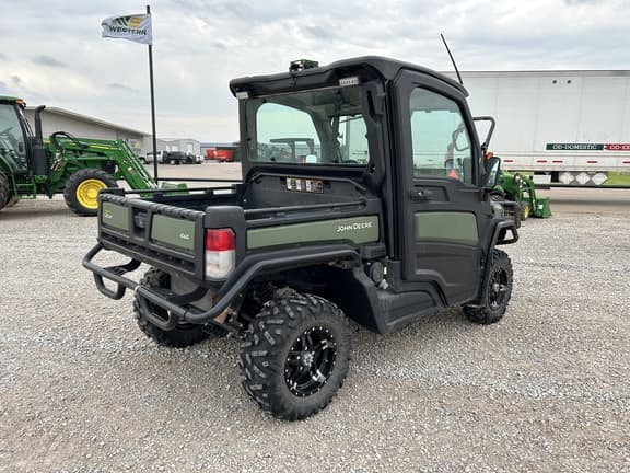 Image of John Deere XUV 835R equipment image 4