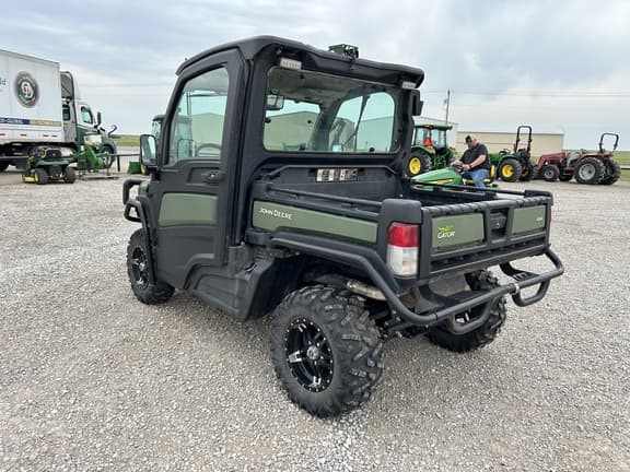 Image of John Deere XUV 835R equipment image 2