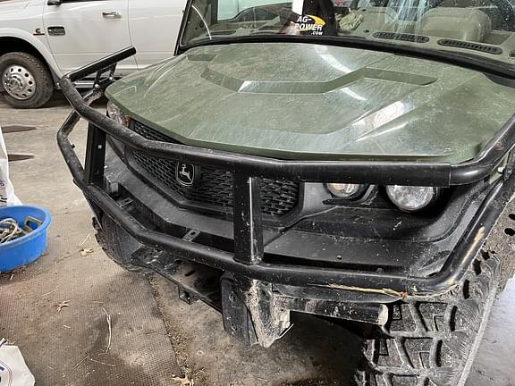 Image of John Deere XUV 835R equipment image 4