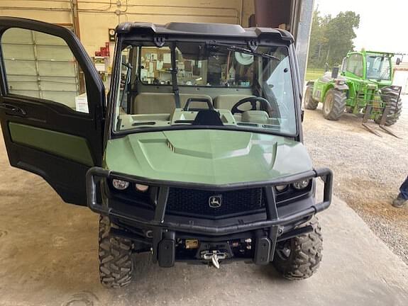 Image of John Deere XUV 835R equipment image 4