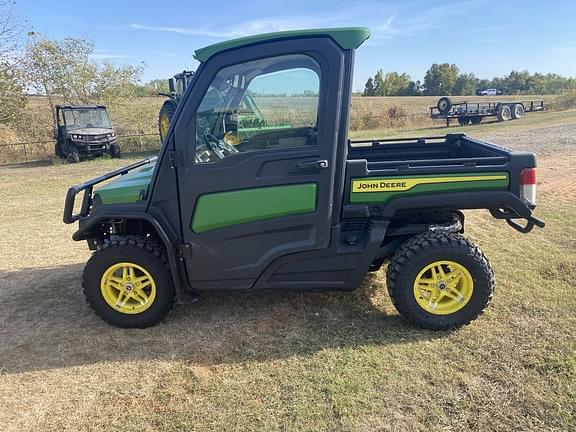 Image of John Deere XUV 835R equipment image 3