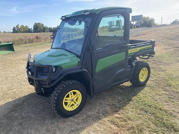 Image of John Deere XUV 835R equipment image 2