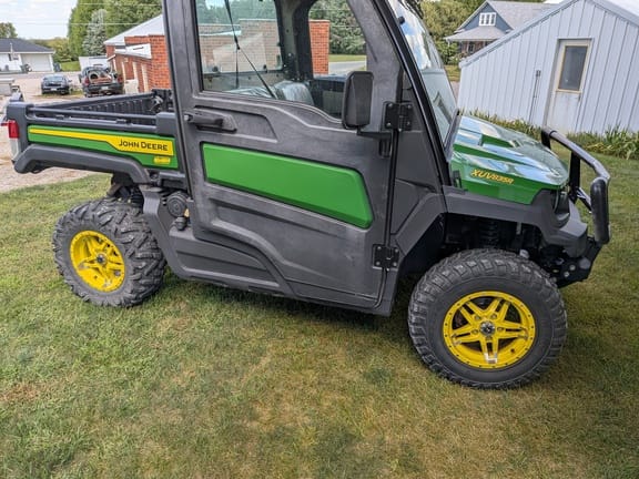 2021 John Deere XUV 835R Equipment Image0