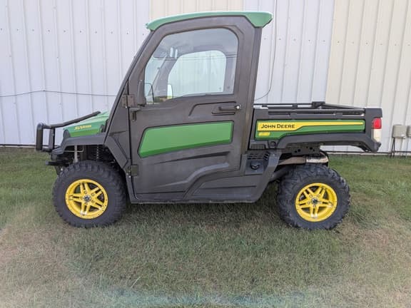 Image of John Deere XUV 835R equipment image 1