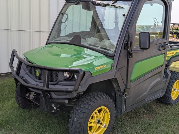 Image of John Deere XUV 835R equipment image 3