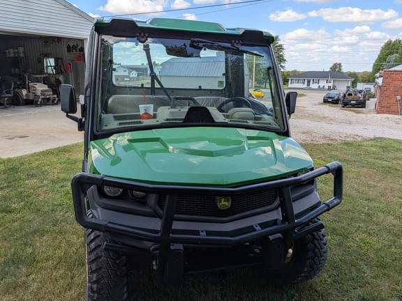 Image of John Deere XUV 835R equipment image 2