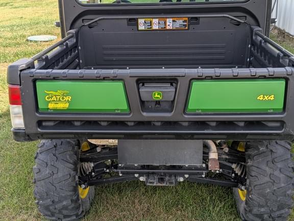 Image of John Deere XUV 835R equipment image 4