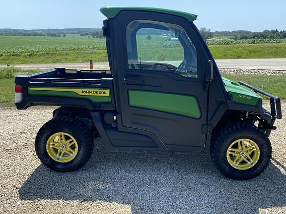 Image of John Deere XUV 835R equipment image 3