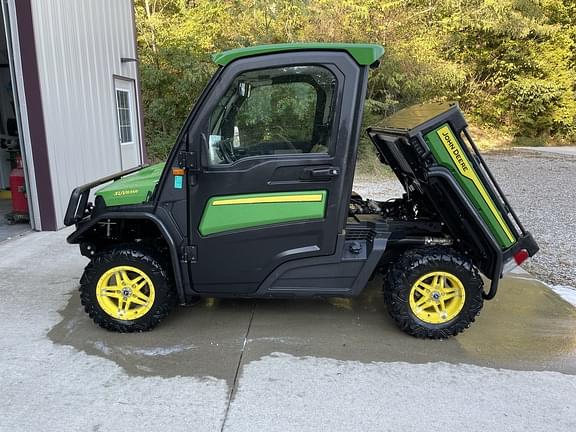 Image of John Deere XUV 835R equipment image 1