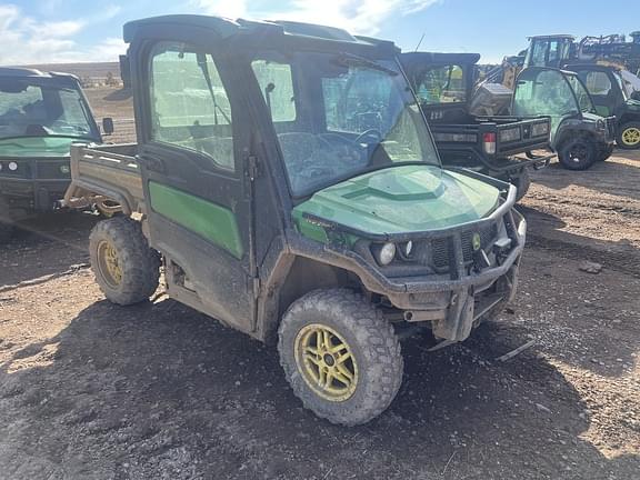 Image of John Deere XUV 835R equipment image 1