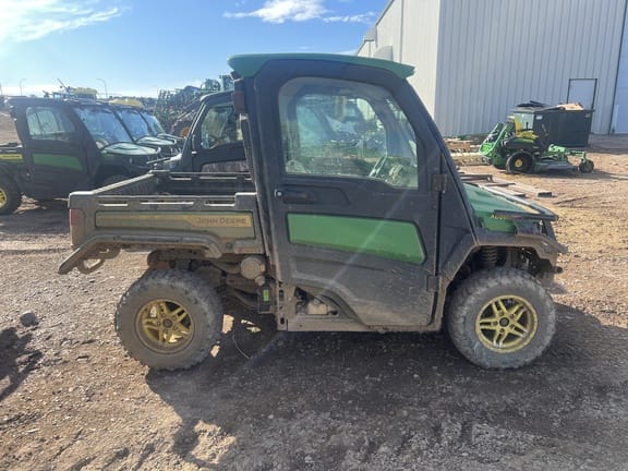 2021 John Deere XUV 835R Equipment Image0