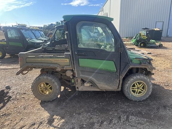 Image of John Deere XUV 835R Primary image