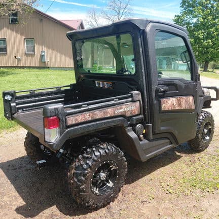 Image of John Deere XUV 835R equipment image 4