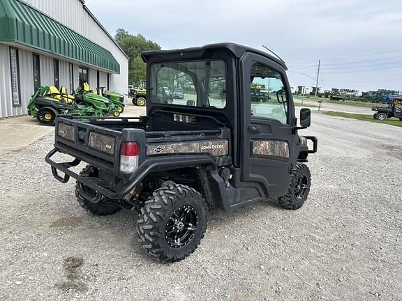 Image of John Deere XUV 835R equipment image 3