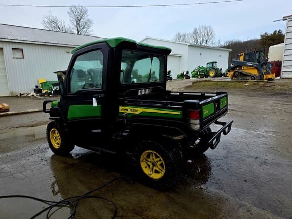 Image of John Deere XUV 835R equipment image 3