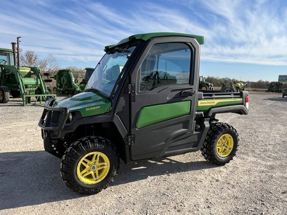 2021 John Deere XUV 835R Equipment Image0