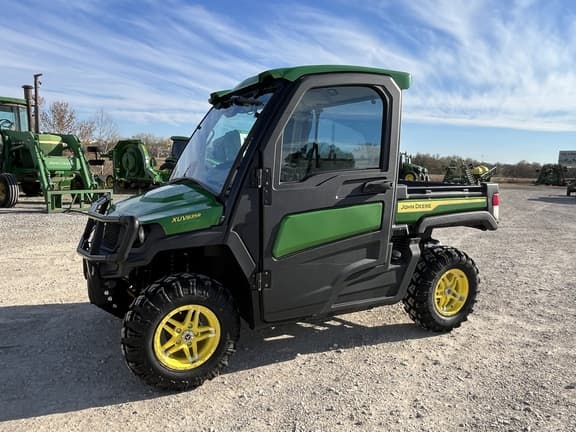 Image of John Deere XUV 835R Primary image