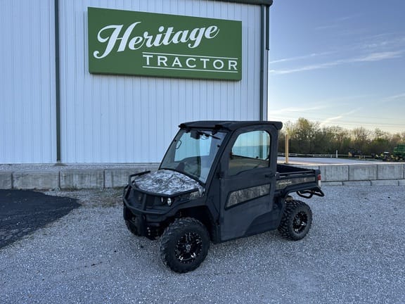 2021 John Deere XUV 835R Equipment Image0