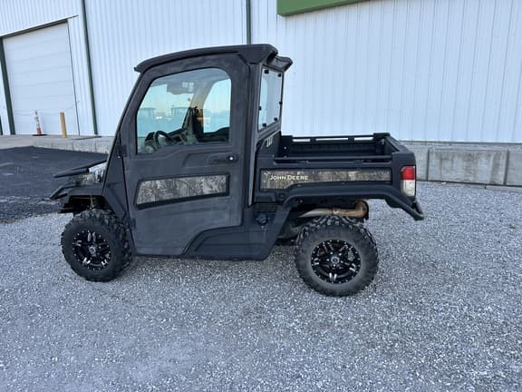 Image of John Deere XUV 835R equipment image 4